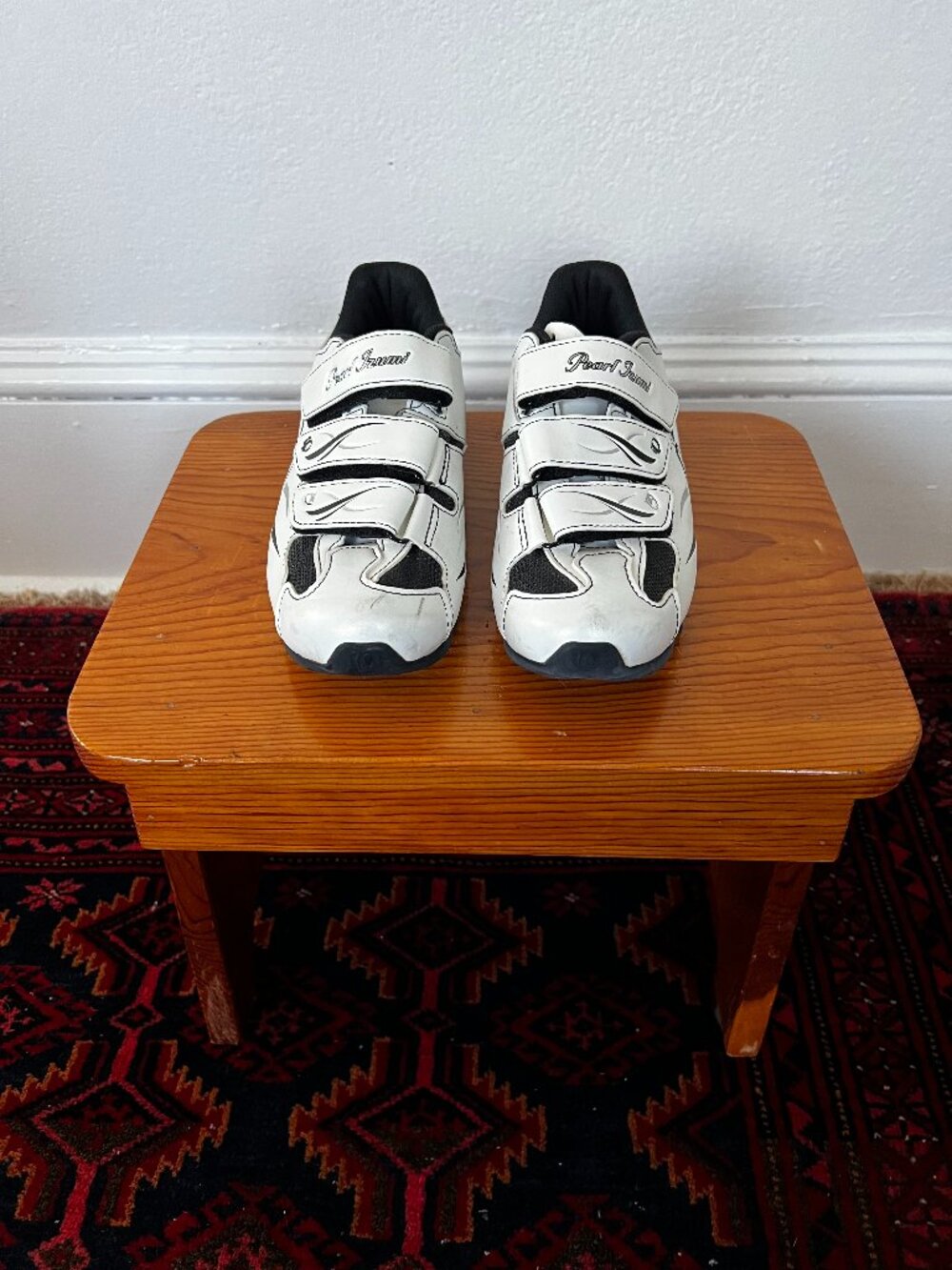 Pearl Izumi Women’s White Cycling Shoes Size 39 Road Bike Shoes